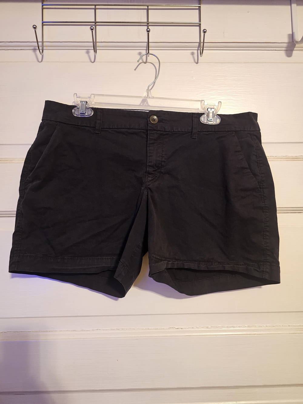 Old Navy Black Mid-Rise Chino Shorts - Size 10 Regular
